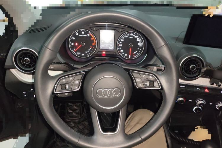Used Audi Q2L 2021 35 TFSI Progressive Dynamic Edition Steering Wheel