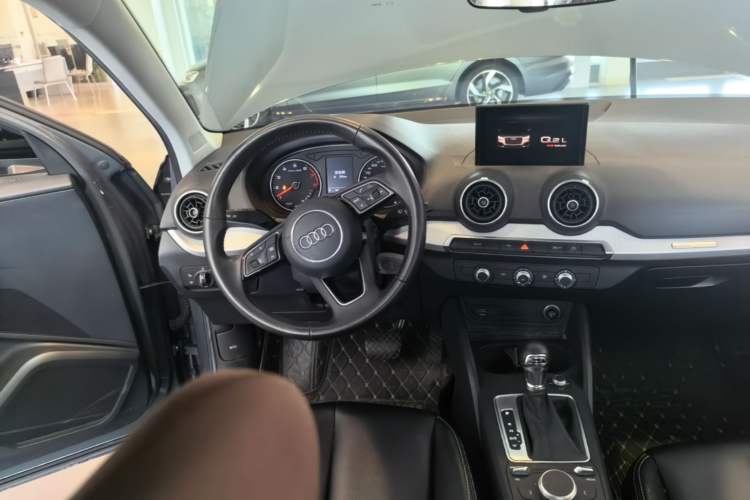 Used Audi Q2L 2021 35 TFSI Progressive Dynamic Edition Steering Wheel