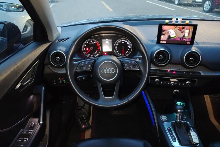 Used Audi Q2L 2021 35 TFSI Fashionable and Elegant Model Steering Wheel