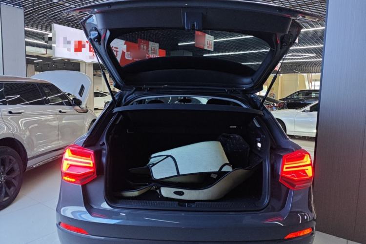 Used Audi Q2L 2021 35 TFSI Fashionable and Elegant Model Trunk