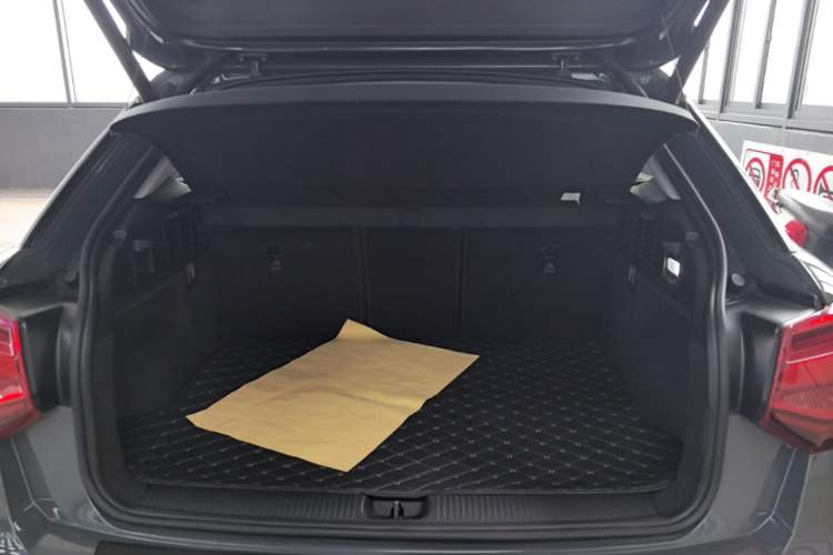 Used Audi Q2L 2021 35 TFSI Fashionable and Elegant Model Trunk