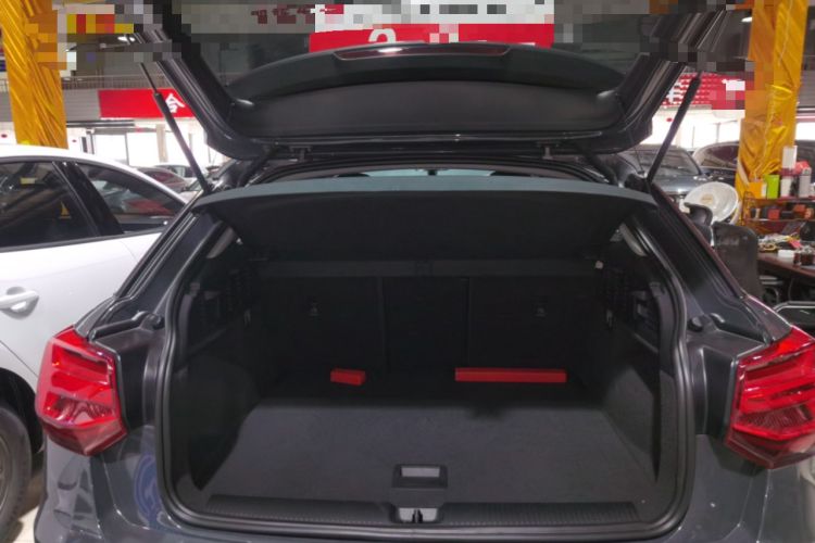 Used Audi Q2L 2021 35 TFSI Fashionable and Elegant Model Trunk