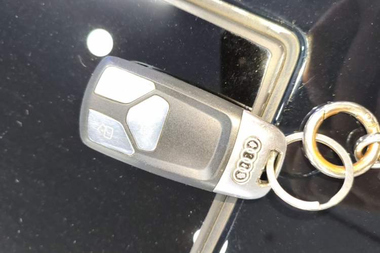 Used Audi Q2L 2021 35 TFSI Progressive Dynamic Edition Vehicle Key