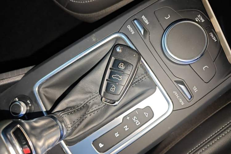 Used Audi Q2L 2021 35 TFSI Fashionable and Elegant Model Vehicle Key