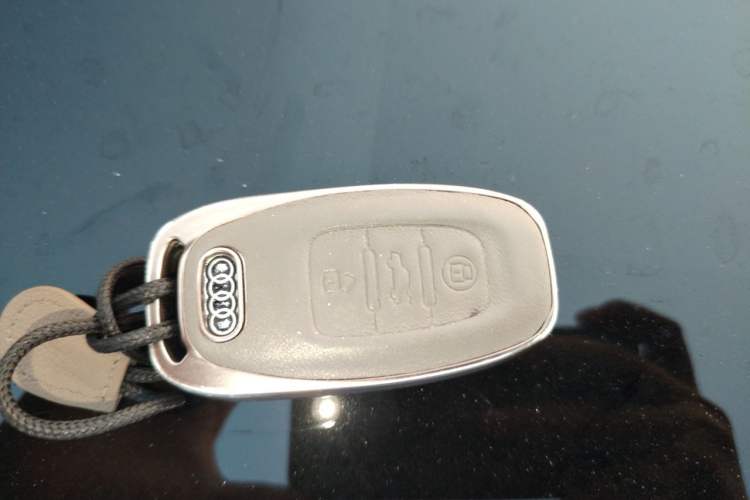 Used Audi Q2L 2021 35 TFSI Progressive Dynamic Edition Vehicle Key