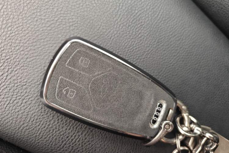 Used Audi Q2L 2021 35 TFSI Progressive Dynamic Edition Vehicle Key