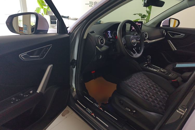 Used Audi Q2L 2021 35 TFSI Progressive Dynamic Edition Driver Seat