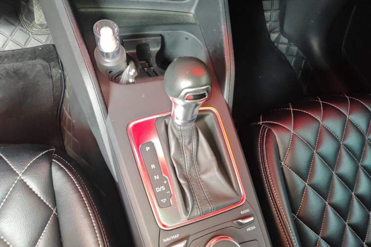 Used Audi Q2L 2021 35 TFSI Progressive Dynamic Edition Gear Lever