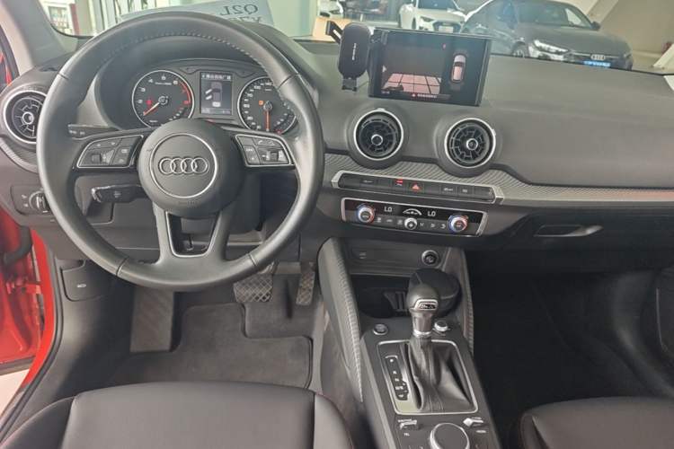 Used Audi Q2L 2021 35 TFSI Fashion Dynamic Model Center Console