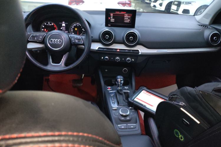 Used Audi Q2L 2021 35 TFSI Progressive Dynamic Edition Center Console
