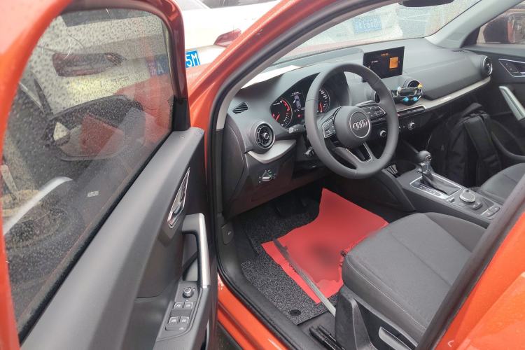 Used Audi Q2L 2021 35 TFSI Progressive Dynamic Edition Driver Seat