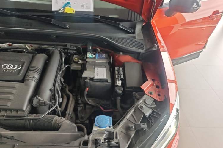 Used Audi Q2L 2021 35 TFSI Fashion Dynamic Model Engine Bay Left