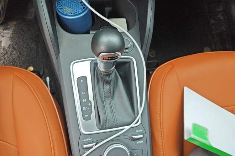 Used Audi Q2L 2021 35 TFSI Progressive Dynamic Edition Gear Lever