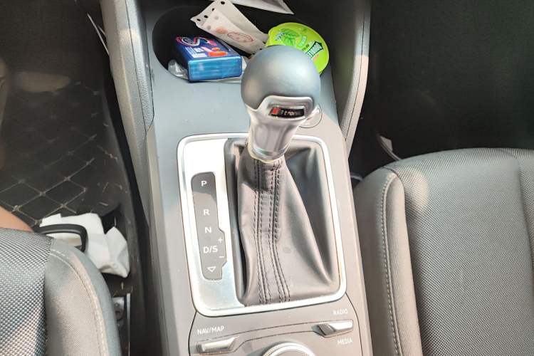 Used Audi Q2L 2021 35 TFSI Progressive Dynamic Edition Gear Lever