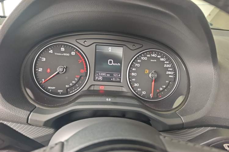 Used Audi Q2L 2021 35 TFSI Fashion Dynamic Model Odometer Close Up