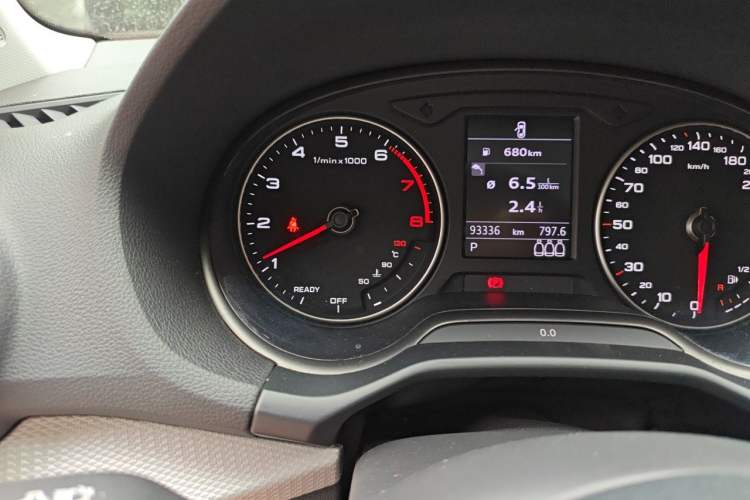 Used Audi Q2L 2021 35 TFSI Progressive Dynamic Edition Odometer Close Up