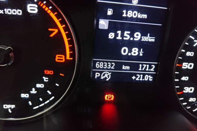 Used Audi Q2L 2021 35 TFSI Fashion Dynamic Model Odometer Close Up