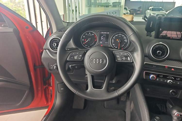 Used Audi Q2L 2021 35 TFSI Fashion Dynamic Model Steering Wheel