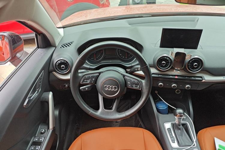 Used Audi Q2L 2021 35 TFSI Progressive Dynamic Edition Steering Wheel