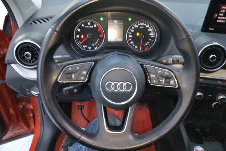 Used Audi Q2L 2021 35 TFSI Progressive Dynamic Edition Steering Wheel
