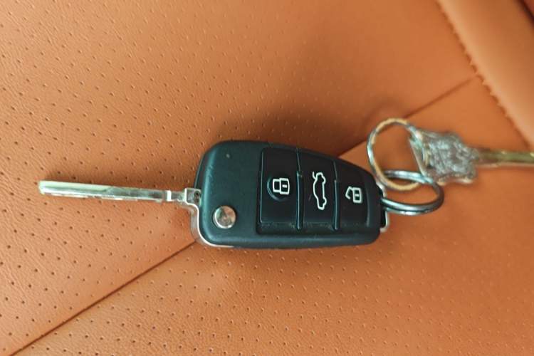 Used Audi Q2L 2021 35 TFSI Progressive Dynamic Edition Vehicle Key