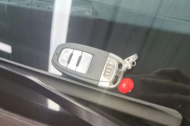 Used Audi Q2L 2021 35 TFSI Progressive Dynamic Edition Vehicle Key