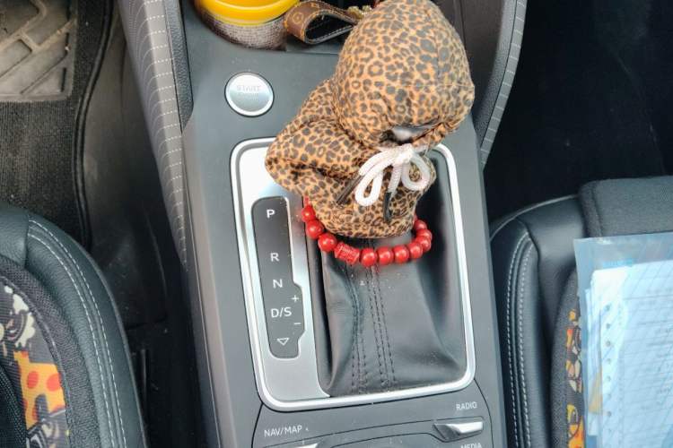 Used Audi Q2L 2021 35 TFSI Fashion Dynamic Model Gear Lever