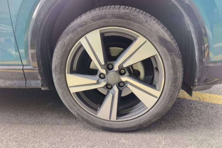 Used Audi Q2L 2021 35 TFSI Fashion Dynamic Model Right Front Wheel Hub