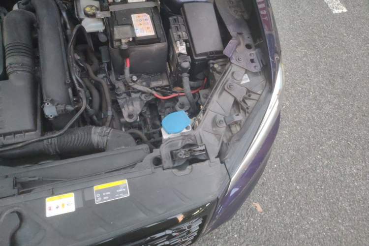 Used Audi Q2L 2021 35 TFSI Luxury Dynamic Model Engine Bay Left