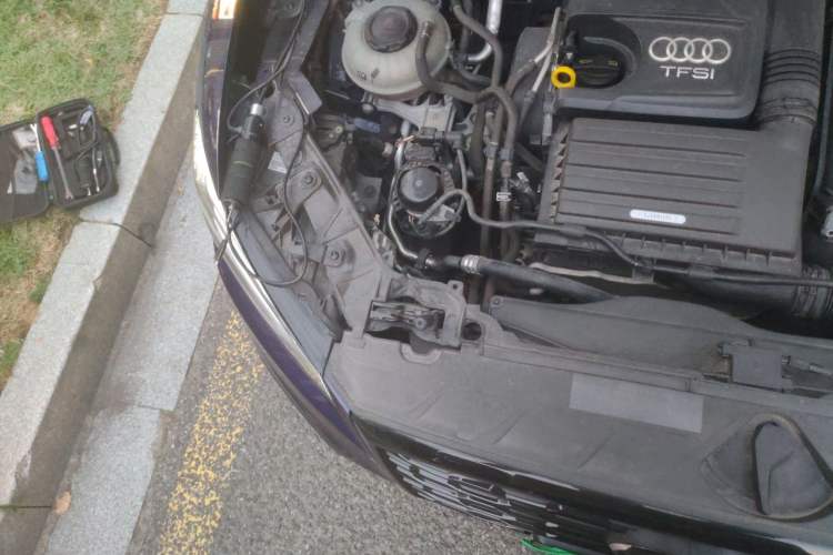 Used Audi Q2L 2021 35 TFSI Luxury Dynamic Model Engine Bay Right