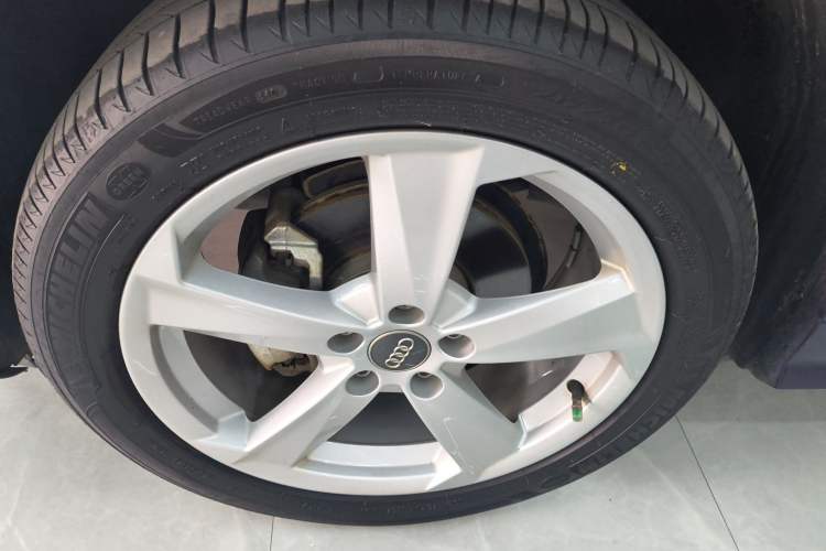 Used Audi Q2L 2021 35 TFSI Fashionable and Elegant Model Left Front Wheel Hub