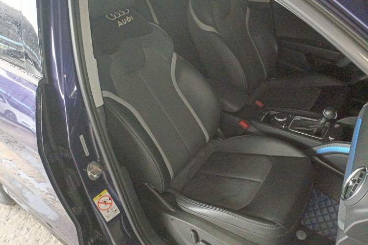 Used Audi Q2L 2021 35 TFSI Fashion Dynamic Model Right Front Seat