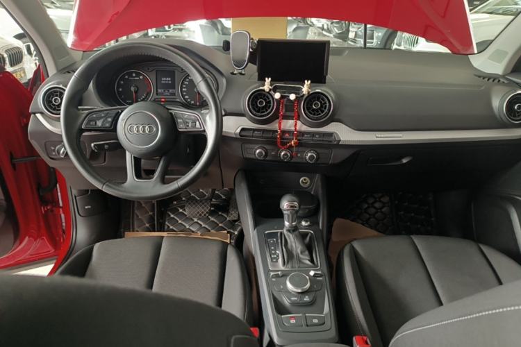 Used Audi Q2L 2021 35 TFSI Progressive Dynamic Edition Center Console