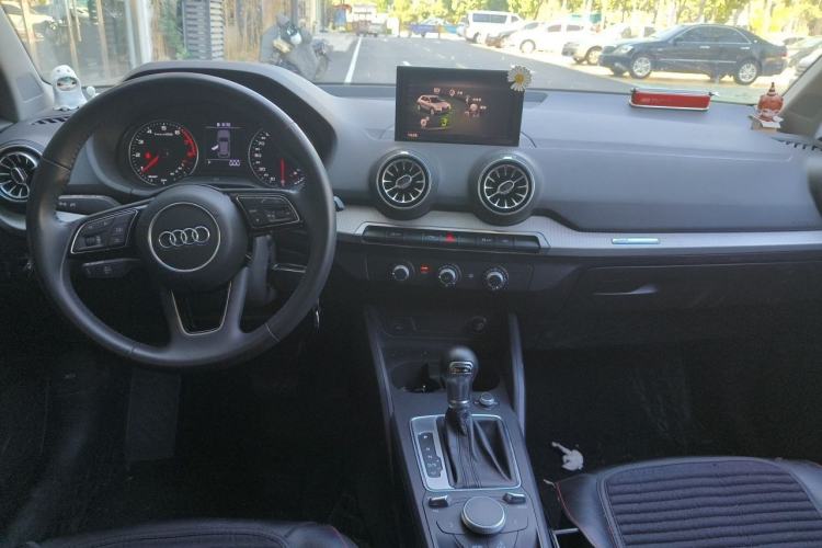 Used Audi Q2L 2021 35 TFSI Progressive Dynamic Edition Center Console