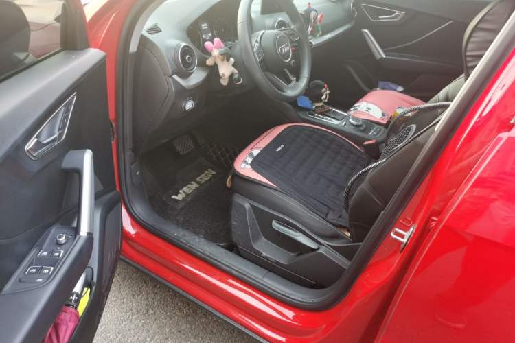 Used Audi Q2L 2021 35 TFSI Progressive Dynamic Edition Driver Seat