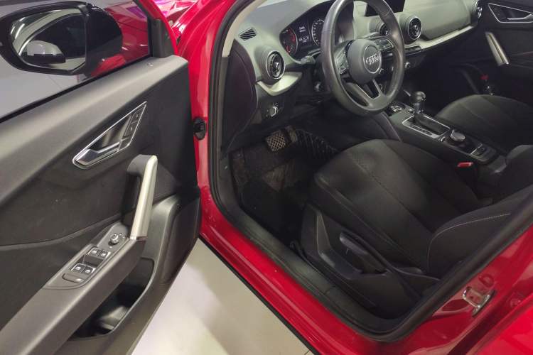 Used Audi Q2L 2021 35 TFSI Progressive Dynamic Edition Driver Seat