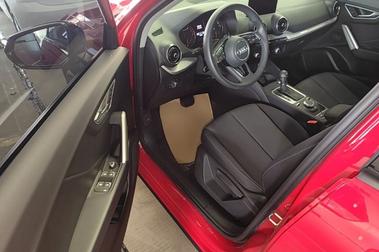 Used Audi Q2L 2021 35 TFSI Progressive Dynamic Edition Driver Seat
