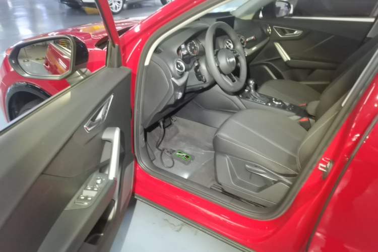 Used Audi Q2L 2021 35 TFSI Progressive Dynamic Edition Driver Seat