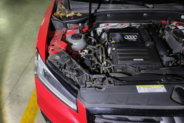 Used Audi Q2L 2021 35 TFSI Fashion Dynamic Model Engine Bay Right