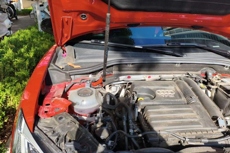 Used Audi Q2L 2021 35 TFSI Fashion Dynamic Model Engine Bay Right