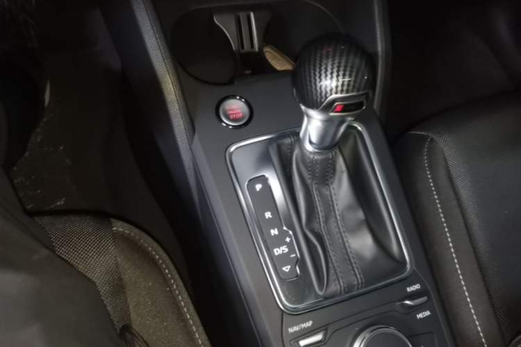 Used Audi Q2L 2021 35 TFSI Progressive Dynamic Edition Gear Lever