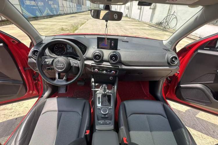 Used Audi Q2L 2021 35 TFSI Fashionable and Elegant Model Interior 2