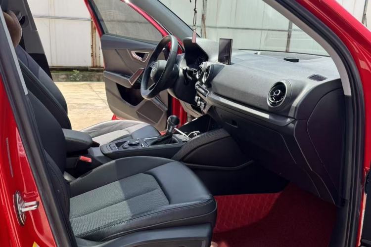 Used Audi Q2L 2021 35 TFSI Fashionable and Elegant Model Interior 4