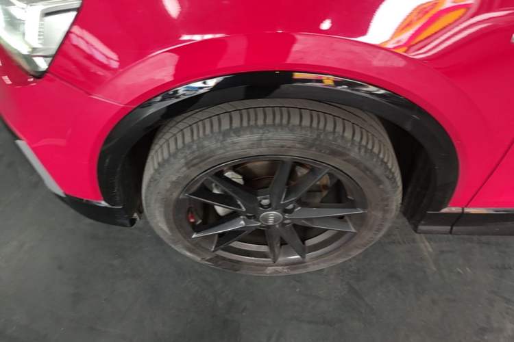 Used Audi Q2L 2021 35 TFSI Progressive Dynamic Edition Left Front Wheel Hub