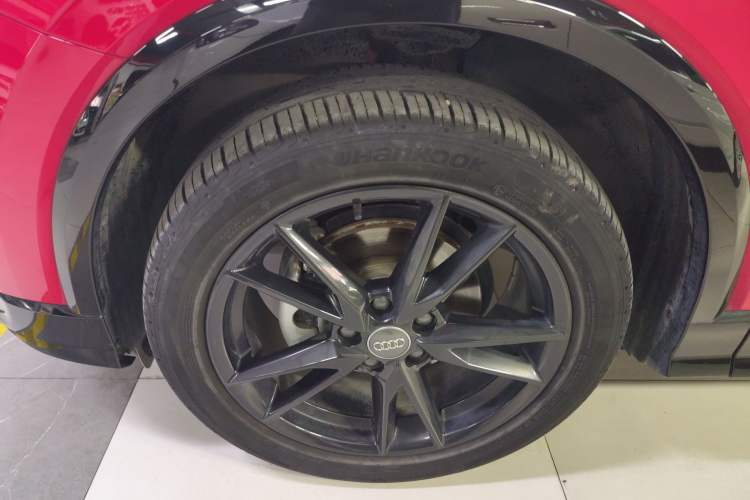 Used Audi Q2L 2021 35 TFSI Progressive Dynamic Edition Left Front Wheel Hub