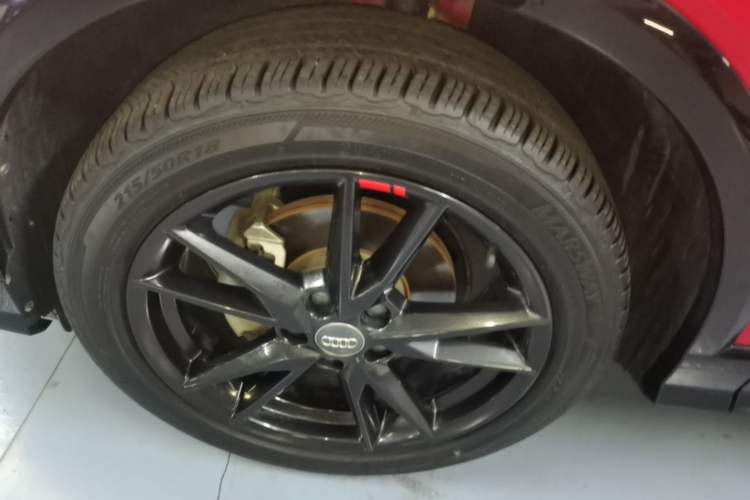 Used Audi Q2L 2021 35 TFSI Progressive Dynamic Edition Left Front Wheel Hub