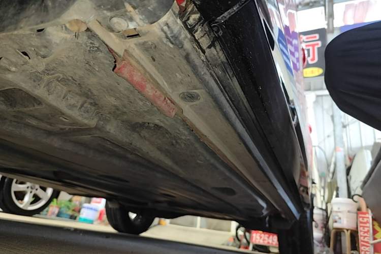 Used Audi Q2L 2021 35 TFSI Progressive Dynamic Edition Left Side Sill