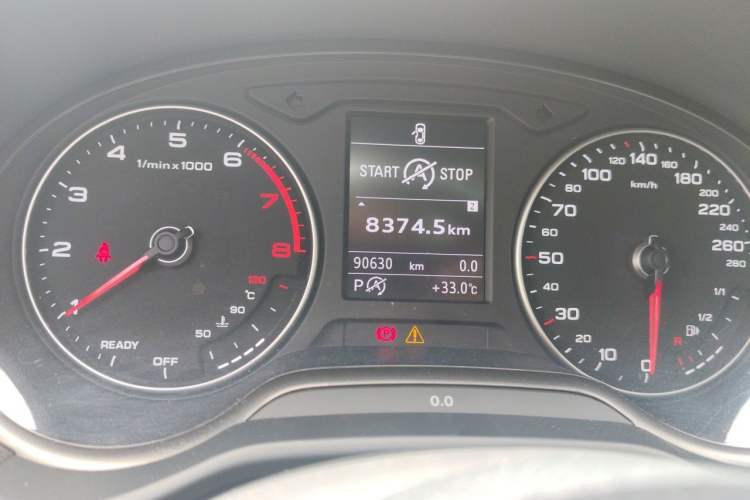 Used Audi Q2L 2021 35 TFSI Fashionable and Elegant Model Odometer Close Up