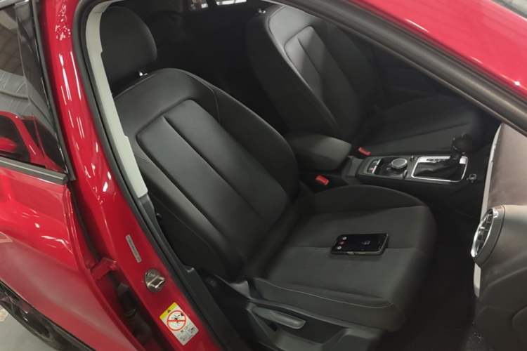 Used Audi Q2L 2021 35 TFSI Progressive Dynamic Edition Right Front Seat