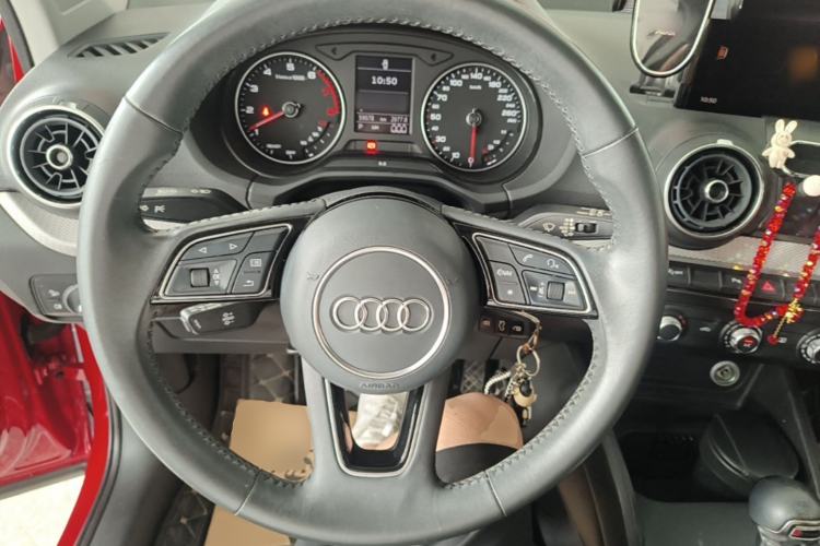 Used Audi Q2L 2021 35 TFSI Progressive Dynamic Edition Steering Wheel